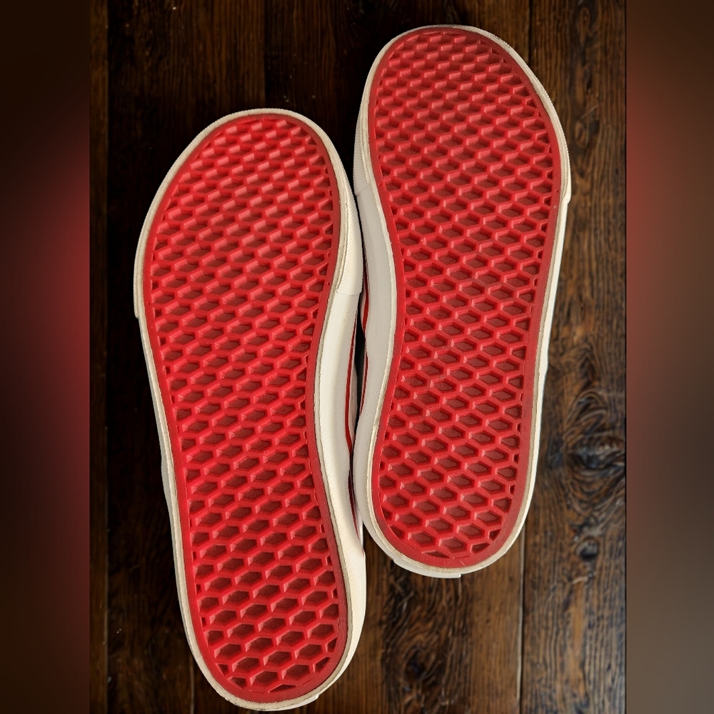 IN-N-OUT Burger Drink Cup Shoes - Picture 3 of 9